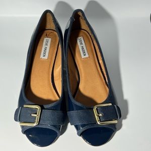 Steve Madden Peep Toe Flats Royal Blue Patent Leather with Gold Buckle Size 10M